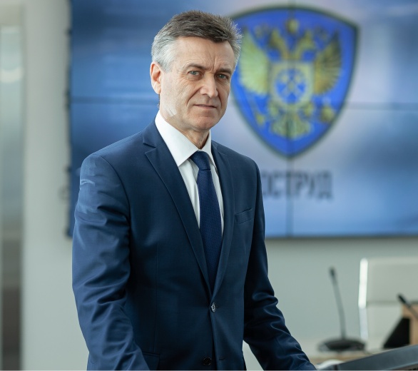 Заместитель руководителя Роструда Иван Шкловец рассказал, что ждет работников и работодателей при переходе на электронные трудовые книжки