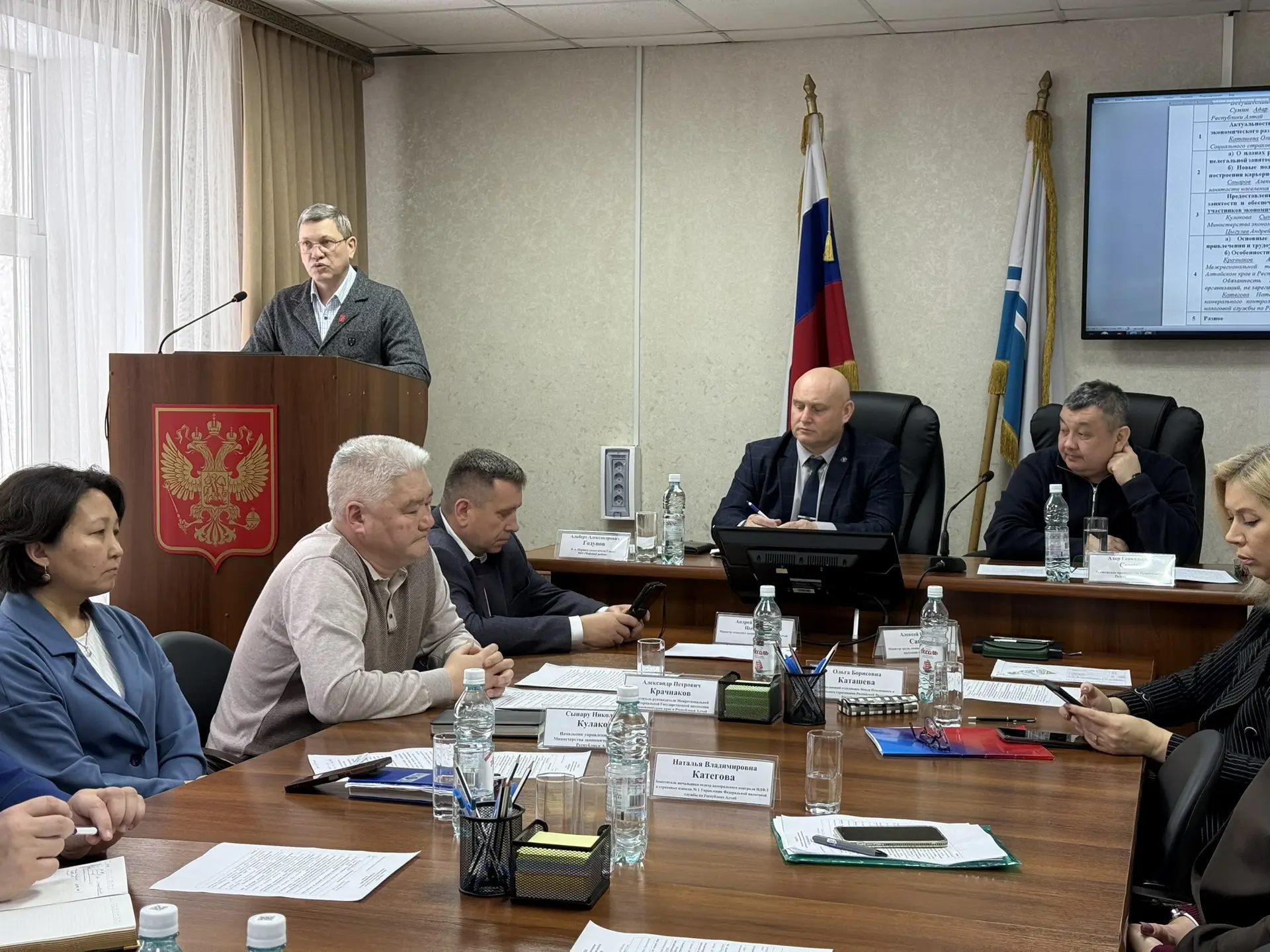 Выездное совещание по вопросам нелегальной занятости состоялось в Чойском районе